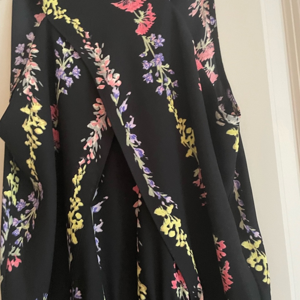 BCBG black floral Isla print romper. worn once. 109 retail - Picture 7 of 11
